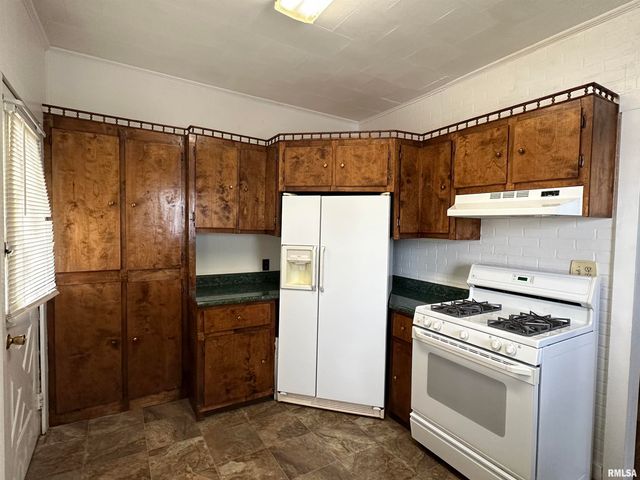 1520 Gartside Street, Murphysboro, IL 62966