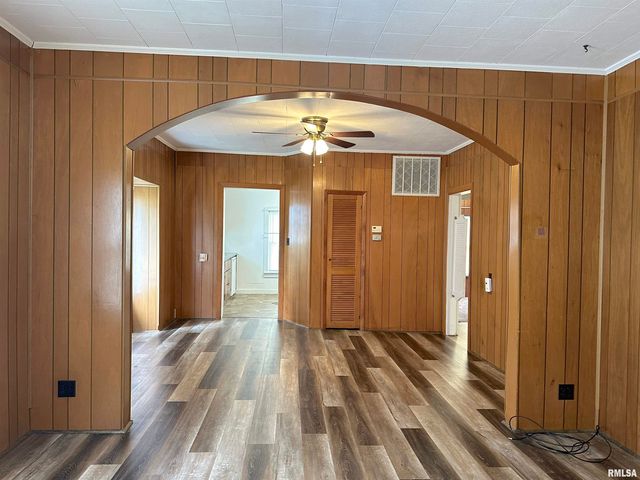 1520 Gartside Street, Murphysboro, IL 62966