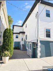 256 Crescent Lane 1, Cliffside Park, NJ 07010