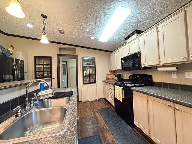 20970 Lee Lane, Chandler, TX 75758