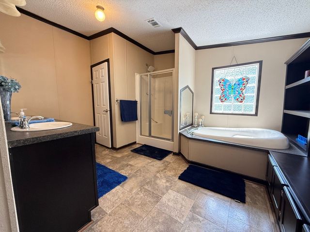 20970 Lee Lane, Chandler, TX 75758