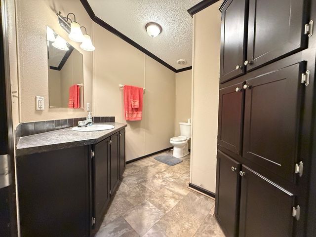 20970 Lee Lane, Chandler, TX 75758