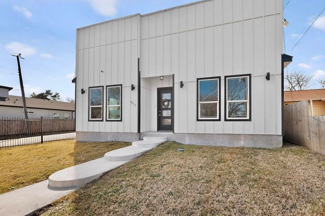 2015 Volga Avenue, Dallas, TX 75216