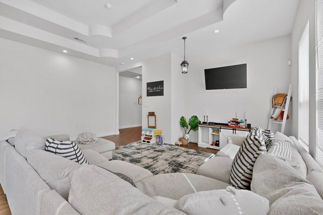 2015 Volga Avenue, Dallas, TX 75216