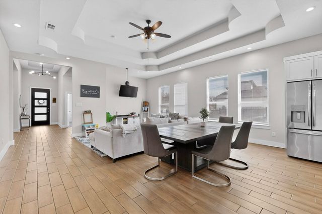 2015 Volga Avenue, Dallas, TX 75216