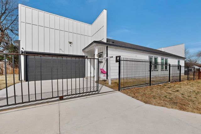 2015 Volga Avenue, Dallas, TX 75216