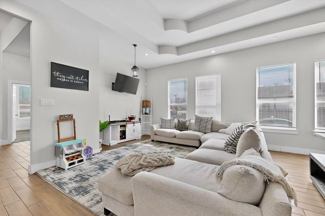 2015 Volga Avenue, Dallas, TX 75216