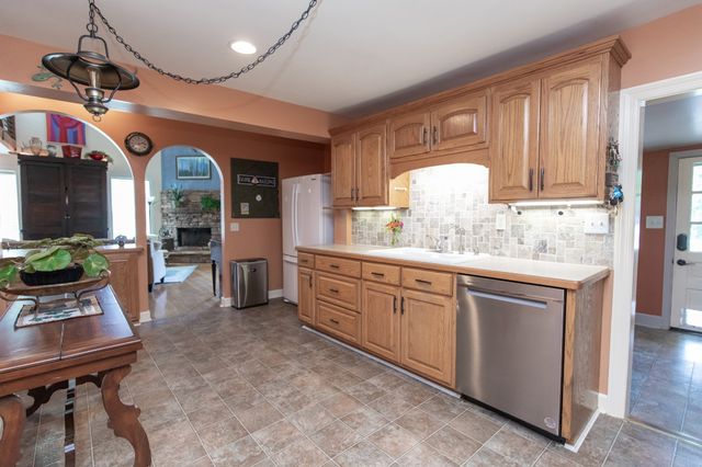 824 Dry Creek Rd, Goodlettsville, TN 37072