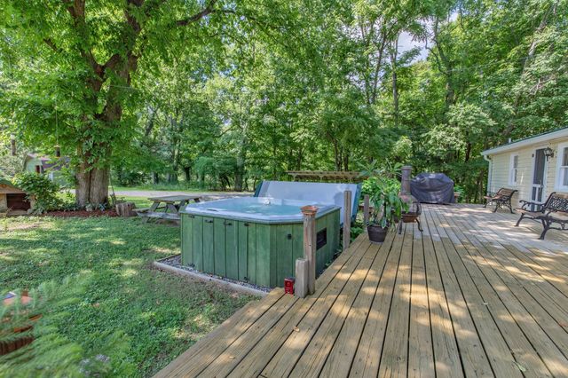 824 Dry Creek Rd, Goodlettsville, TN 37072