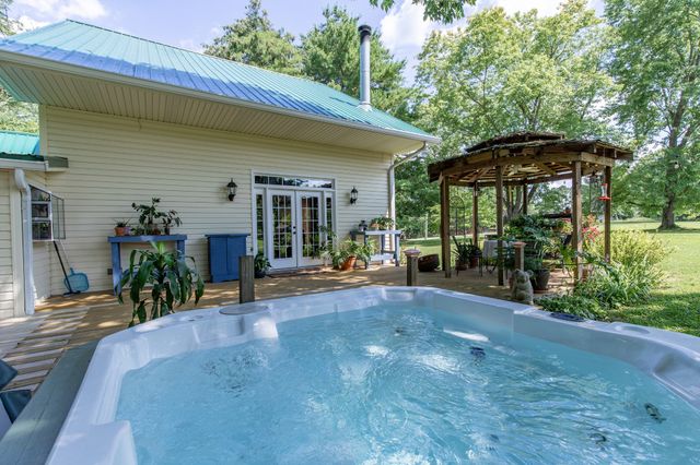 824 Dry Creek Rd, Goodlettsville, TN 37072