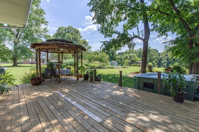 824 Dry Creek Rd, Goodlettsville, TN 37072