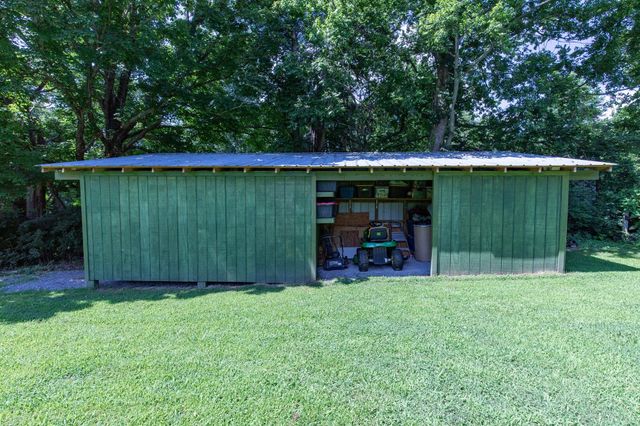 824 Dry Creek Rd, Goodlettsville, TN 37072