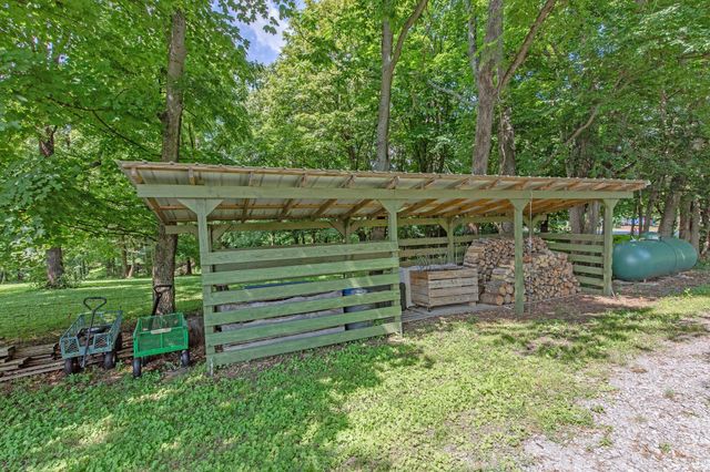 824 Dry Creek Rd, Goodlettsville, TN 37072