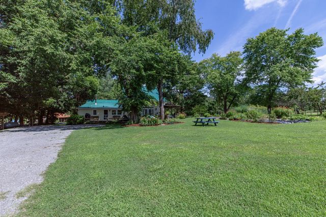 824 Dry Creek Rd, Goodlettsville, TN 37072