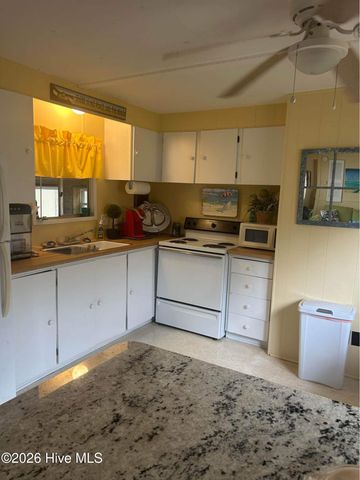 9136 E Calabash Drive SW, Calabash, NC 28467