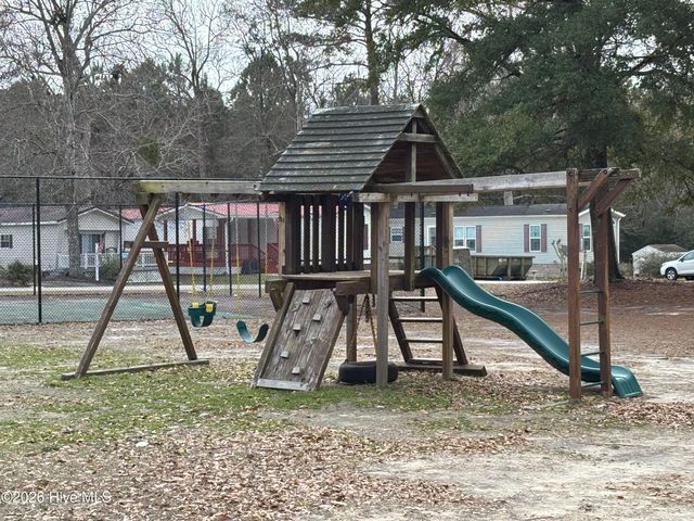 9136 E Calabash Drive SW, Calabash, NC 28467