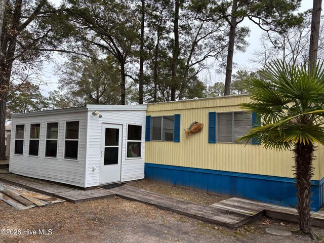 9136 E Calabash Drive SW, Calabash, NC 28467