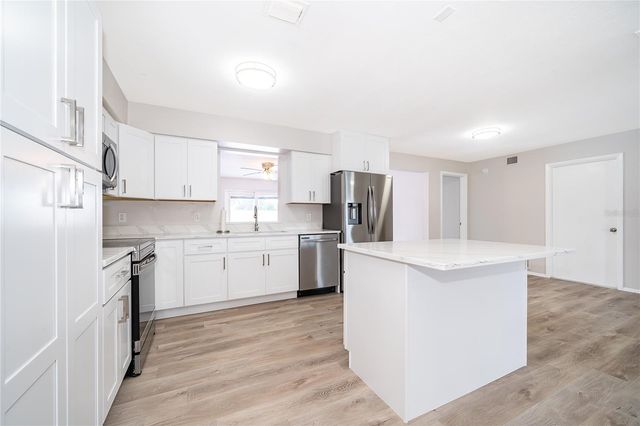 8448 MATTITUCK CIRCLE, Orlando, FL 32829