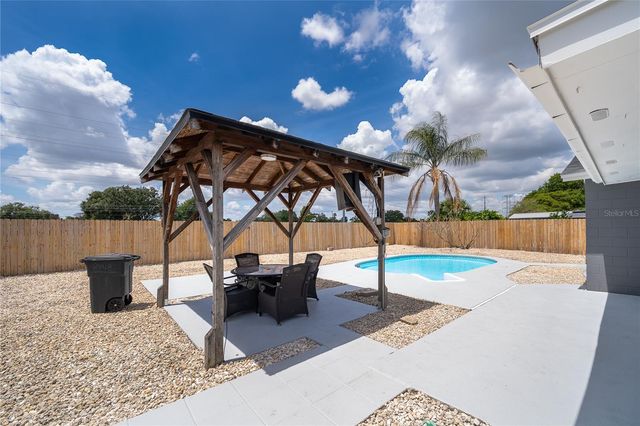 8448 MATTITUCK CIRCLE, Orlando, FL 32829