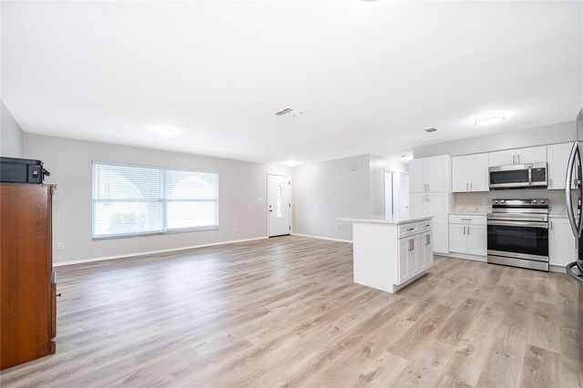 8448 MATTITUCK CIRCLE, Orlando, FL 32829