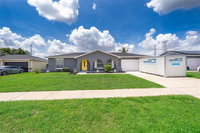 8448 MATTITUCK CIRCLE, Orlando, FL 32829
