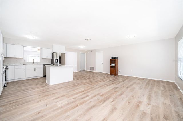 8448 MATTITUCK CIRCLE, Orlando, FL 32829