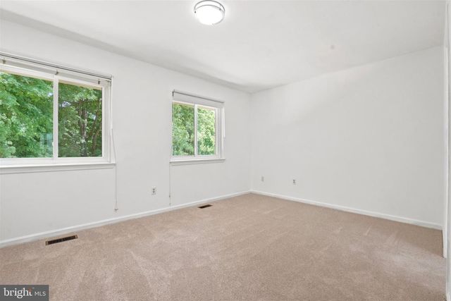 9 LANDMARK DR, Malvern, PA 19355