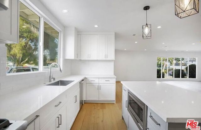 7406 W 82nd Street, Los Angeles, CA 90045