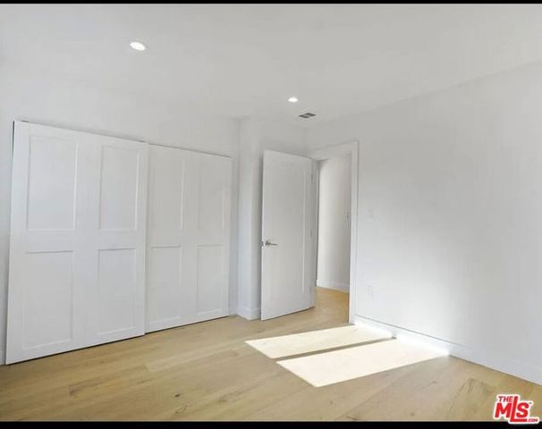 7406 W 82nd Street, Los Angeles, CA 90045