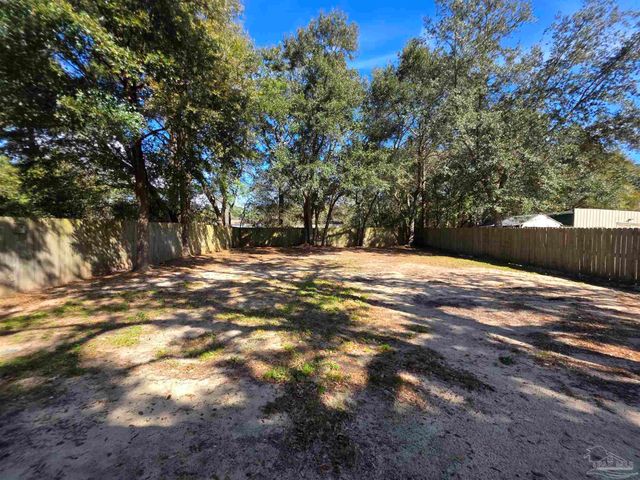 1646 Ora Dr, Pensacola, FL 32506