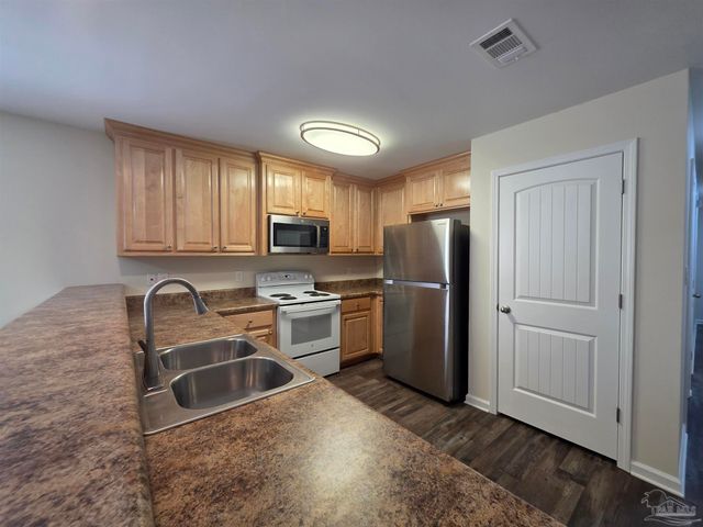 1646 Ora Dr, Pensacola, FL 32506