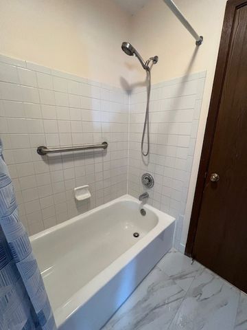 1796 Vermont Drive A, Elk Grove Village, IL 60007