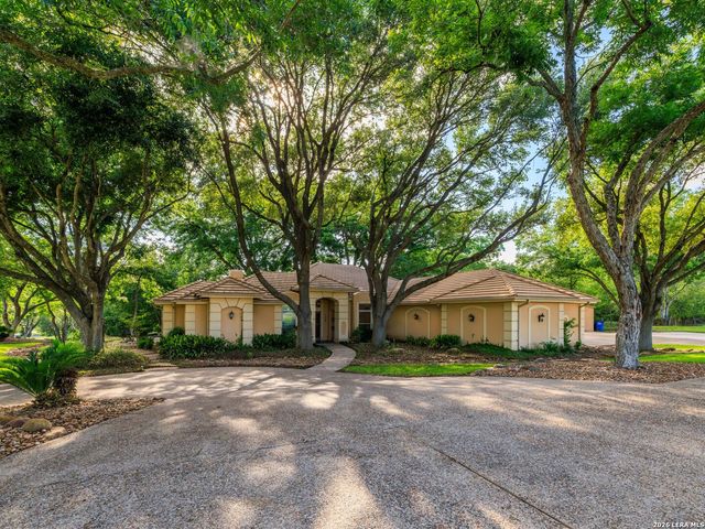 102 Rio Azul, Seguin, TX 78155