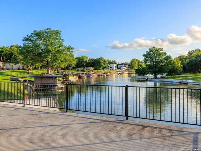 102 Rio Azul, Seguin, TX 78155