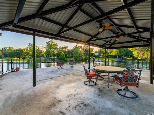 102 Rio Azul, Seguin, TX 78155