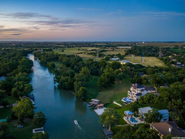 102 Rio Azul, Seguin, TX 78155