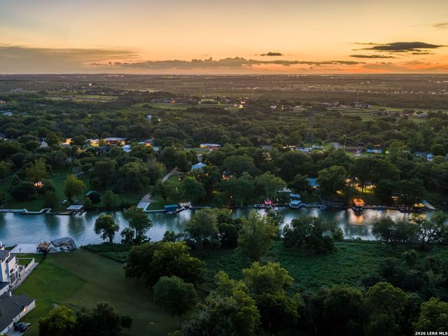 102 Rio Azul, Seguin, TX 78155
