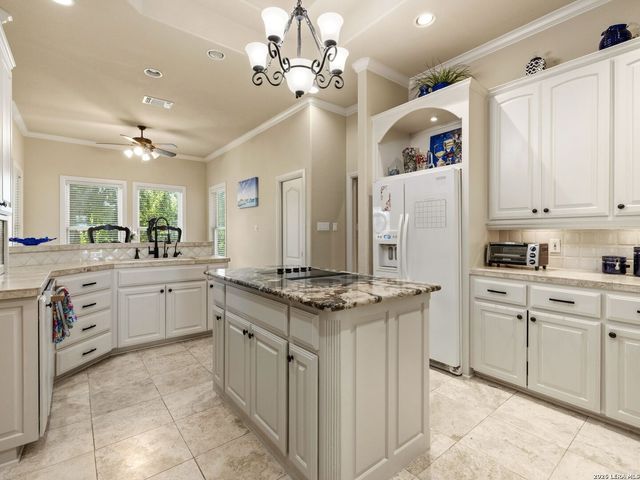 102 Rio Azul, Seguin, TX 78155