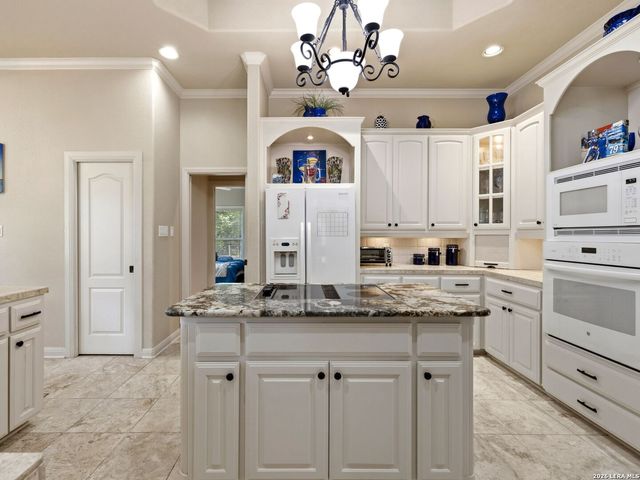 102 Rio Azul, Seguin, TX 78155