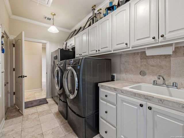 102 Rio Azul, Seguin, TX 78155