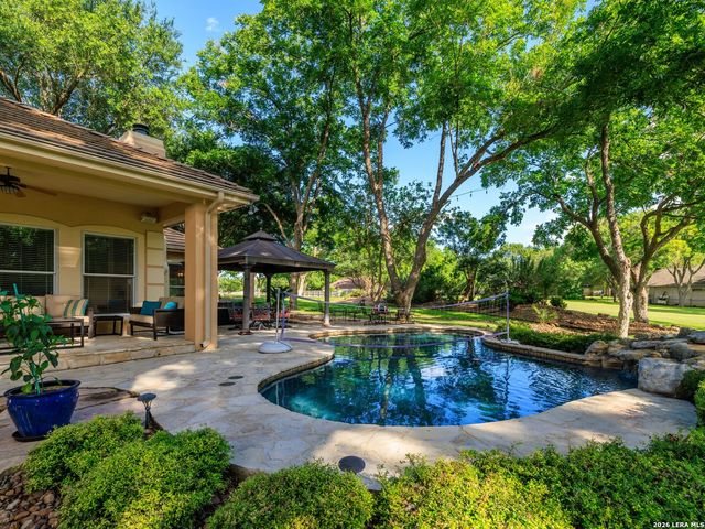 102 Rio Azul, Seguin, TX 78155