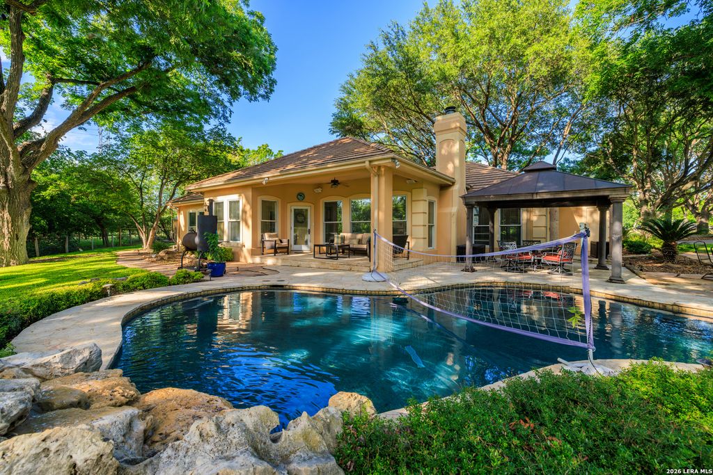 102 Rio Azul, Seguin, TX 78155