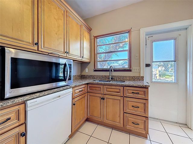 1136 12TH STREET N, St Petersburg, FL 33705