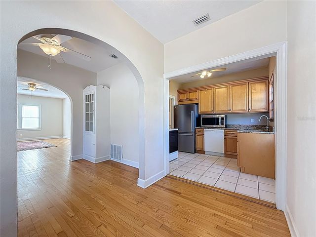 1136 12TH STREET N, St Petersburg, FL 33705