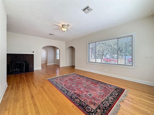 1136 12TH STREET N, St Petersburg, FL 33705