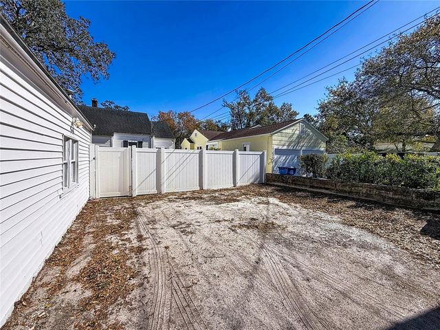 1136 12TH STREET N, St Petersburg, FL 33705