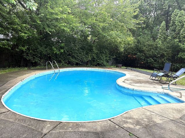 146 Millbrook Lane, Wilmette, IL 60091