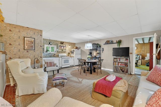 33062 Chestnut Ridge Road, North Ridgeville, OH 44039