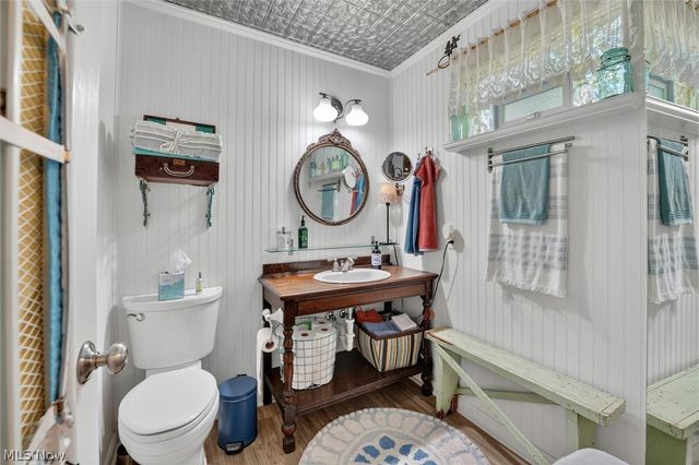 33062 Chestnut Ridge Road, North Ridgeville, OH 44039