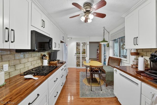 33062 Chestnut Ridge Road, North Ridgeville, OH 44039